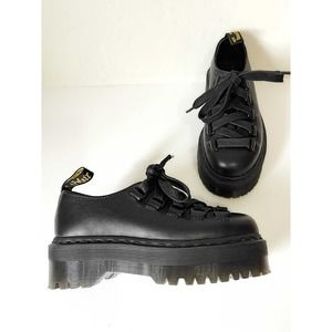 Caraya doc martens top